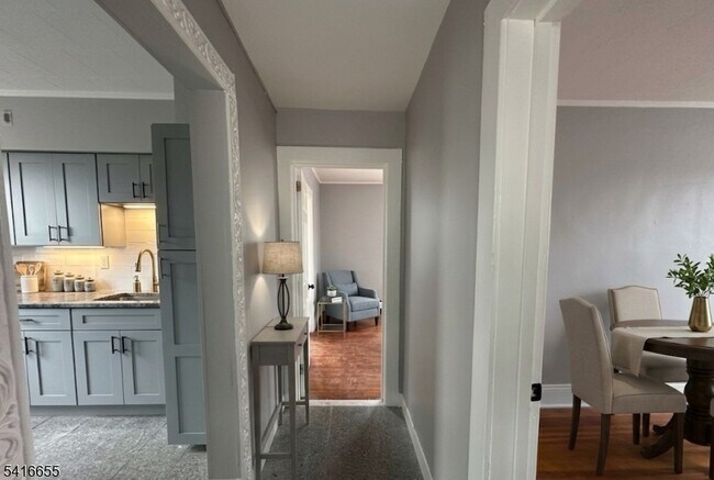 Building Photo - 244 W Scott Ave