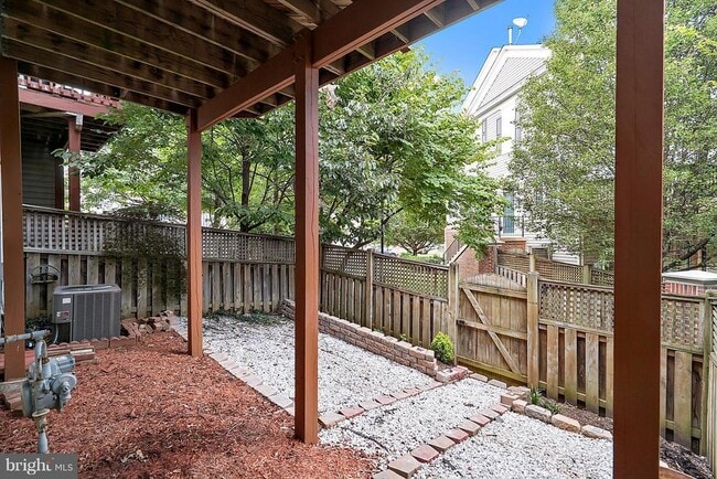 Building Photo - 4035 Timber Oak Trl