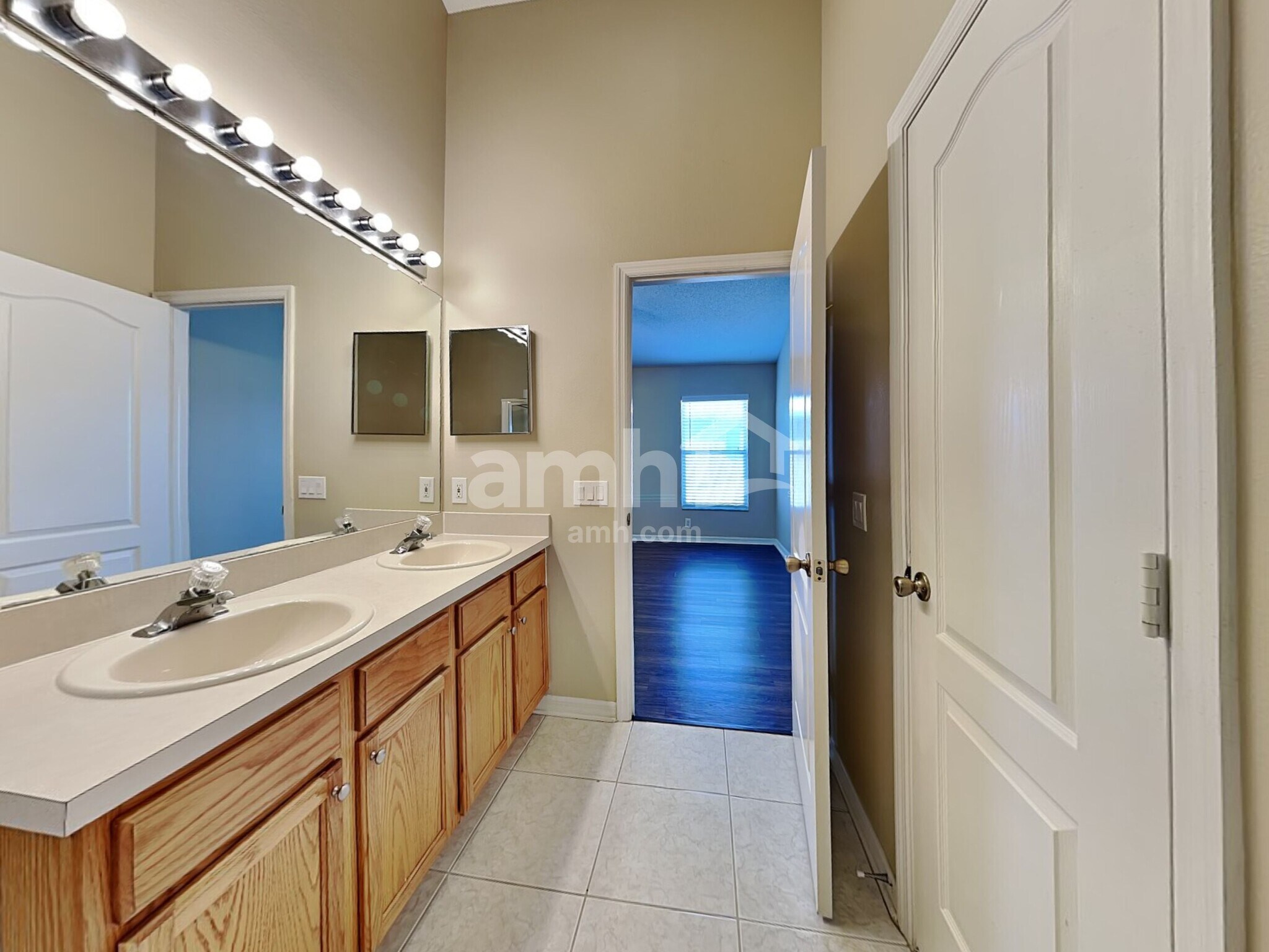 Building Photo - 12517 Midpointe Dr