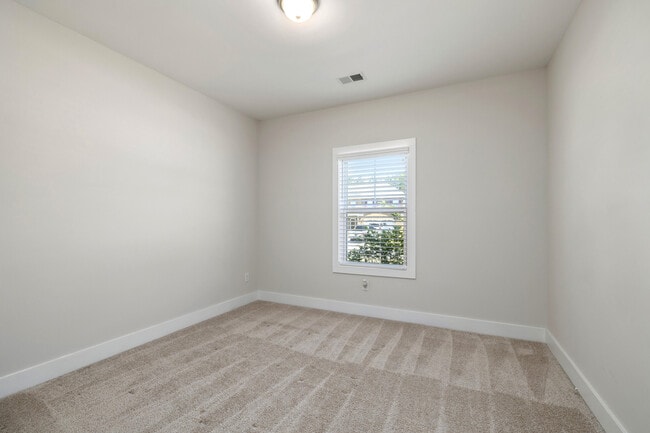 Building Photo - 2070 Hatteras Way