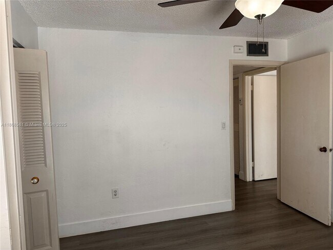 Building Photo - 7231 Miami Lakes Dr