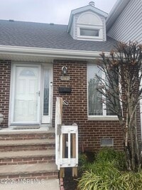 Building Photo - 25 Meadow Ave