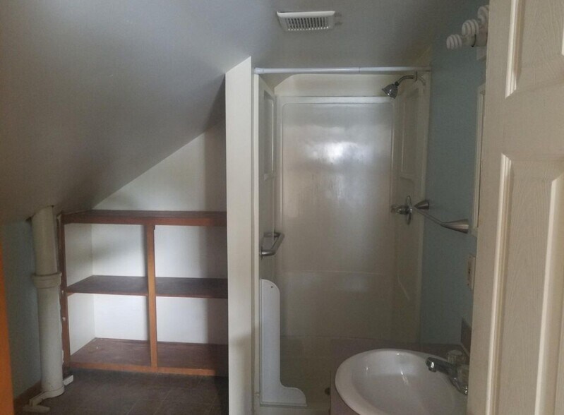 Building Photo - 55 Diamond Ave NE