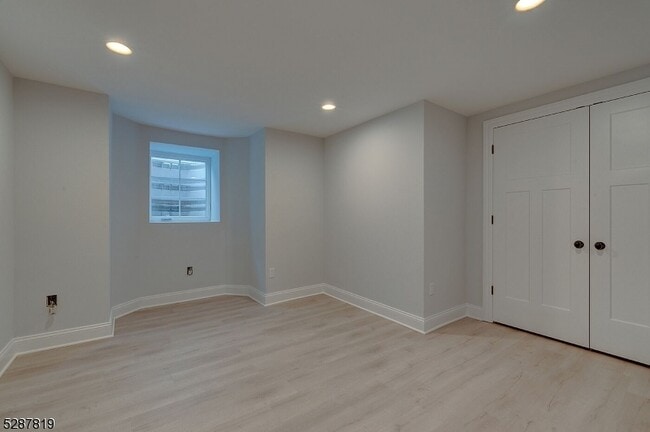 Building Photo - 38 Forest St