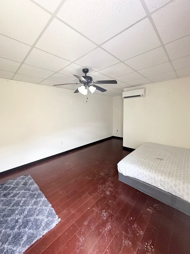 Building Photo - 4 Bed 2 Bath Ready to Rent ASAP!