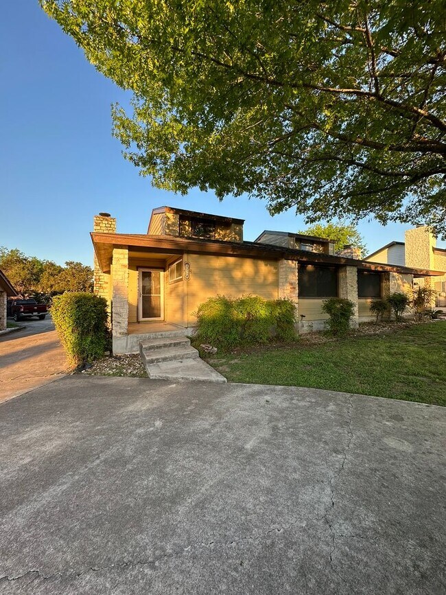 Building Photo - Ernest Properties 2 (295 Mooring Cir)