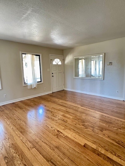 Building Photo - 1458 Santa Clara Ave