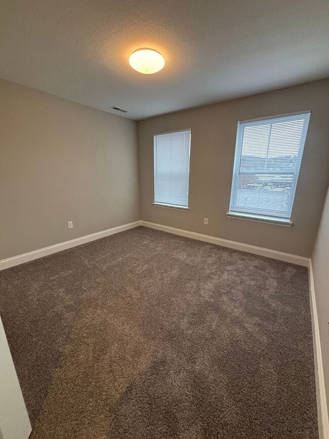 Building Photo - Beautiful Townhome in Cannonsburg!