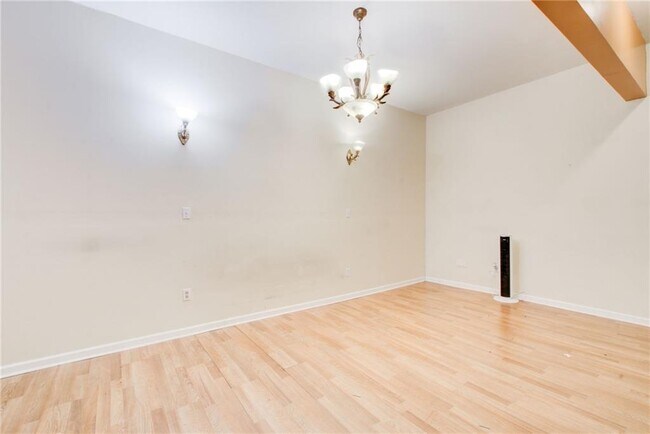 Building Photo - 2462 Empire Forest Dr