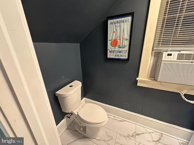 Building Photo - 4608 W Virginia Ave