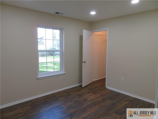 Building Photo - 95 Pennsylvania Way