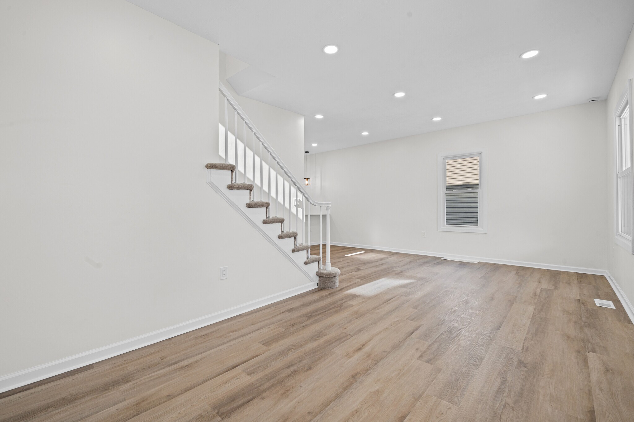 Building Photo - 12028 Wade Park Ave