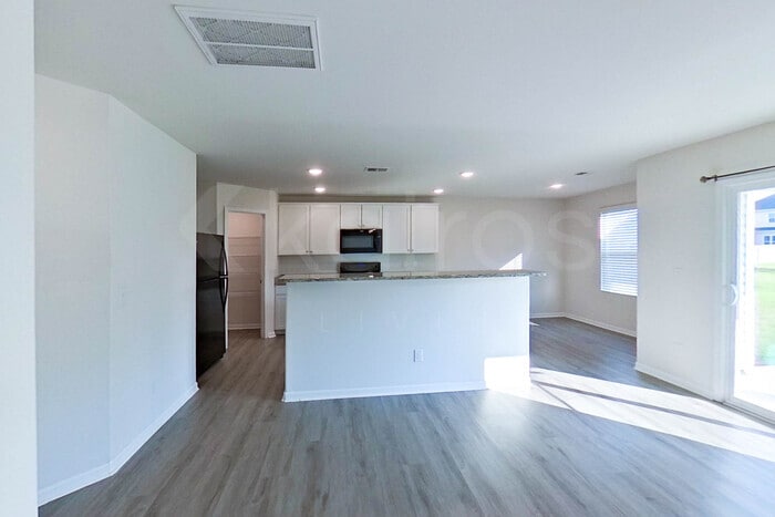 Building Photo - 121 W Luminous Way