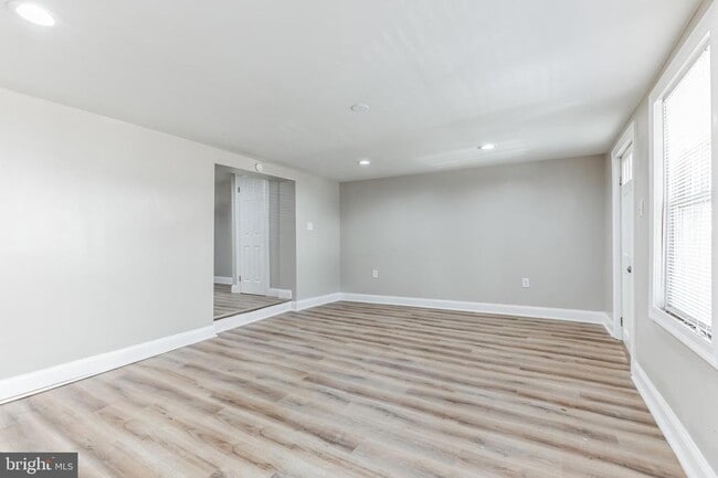 Building Photo - 614 Minor St