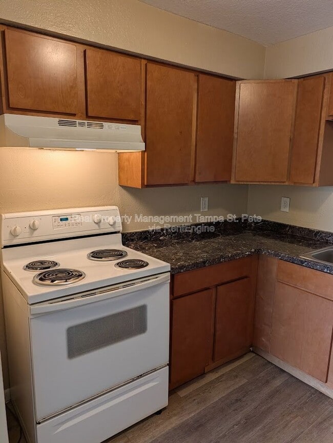 Building Photo - 8429 N 39th St
