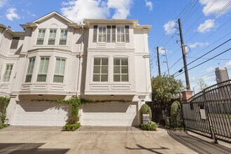 Building Photo - 1902 Greenwich Pl Dr