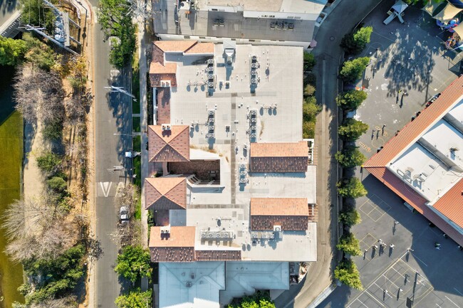 Building Photo - 13308 Valleyheart Dr