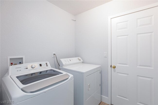 Building Photo - 3217 Ventana Hills Dr