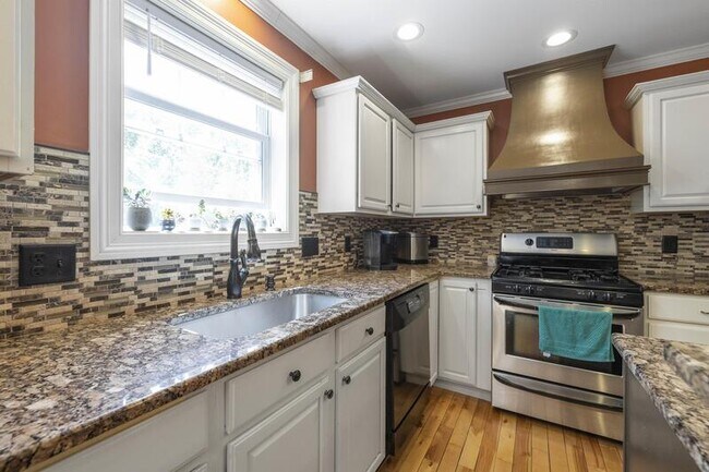 Building Photo - 398 Sam Allen Rd