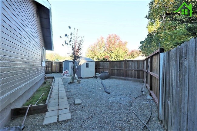 Building Photo - 1708 Gold Hills Dr