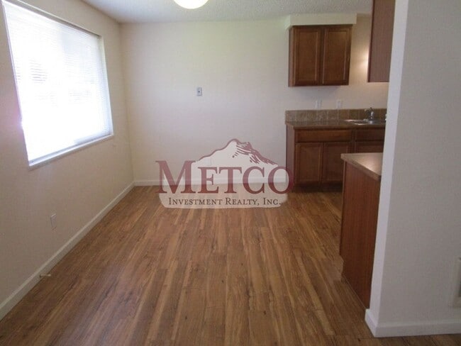 Building Photo - 06804