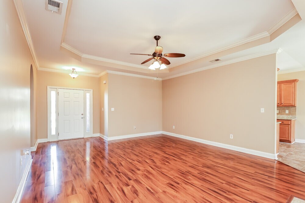 Building Photo - 2045 Highview Way