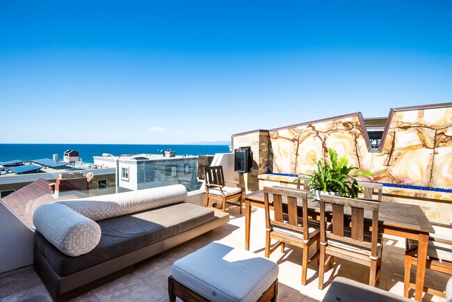 Building Photo - 221 30th St