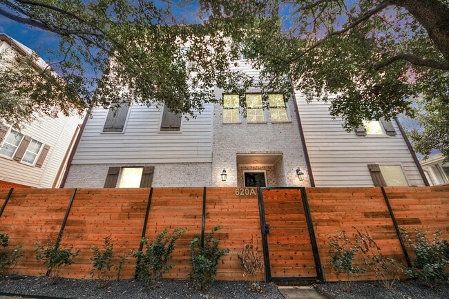 Building Photo - 620 Rutland St