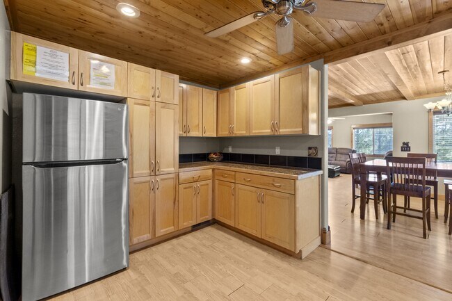 Building Photo - 307 Heath Dr