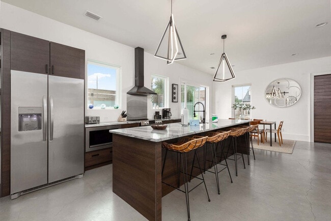 Building Photo - 218 George C Wallace Blvd