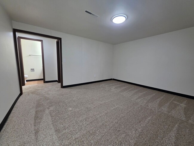 Building Photo - 1213-1215-1215 S Erie St