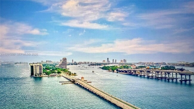 Building Photo - 555 NE 15th St