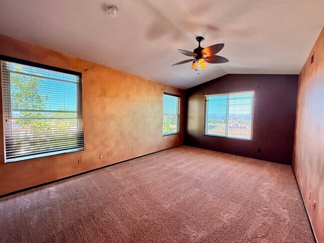 Building Photo - Luxurious Tuscan Style Villa in San Diego - Entertainers Dream!