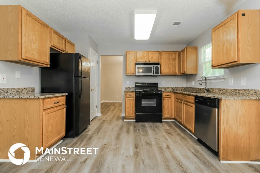 Building Photo - 13 Rosebury Ct