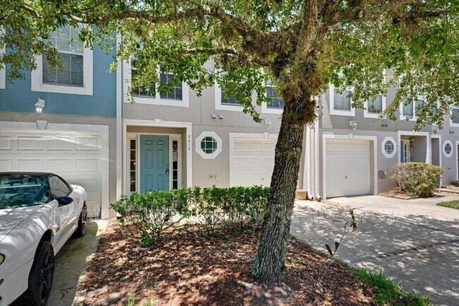 Building Photo - 7414 Palm Hills Dr