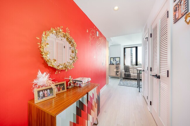 Building Photo - Fantastic One Bedroom in Downtown JC