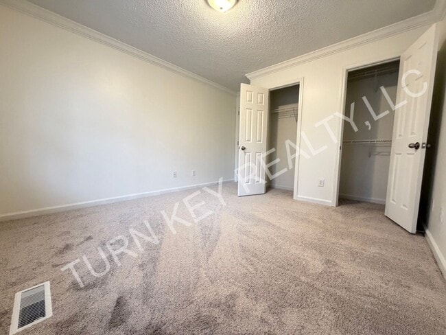 Building Photo - Townhome for Rent in Grayson Valley