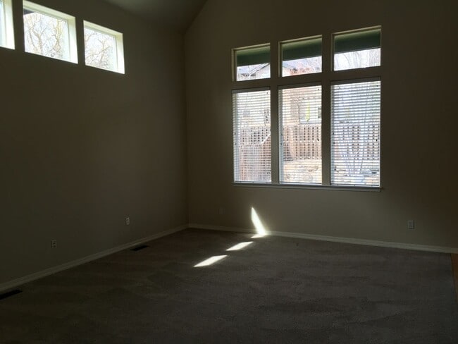 Building Photo - $1,000 off 1st Month's Rent!!! Gorgeous River Canyon Community Home!