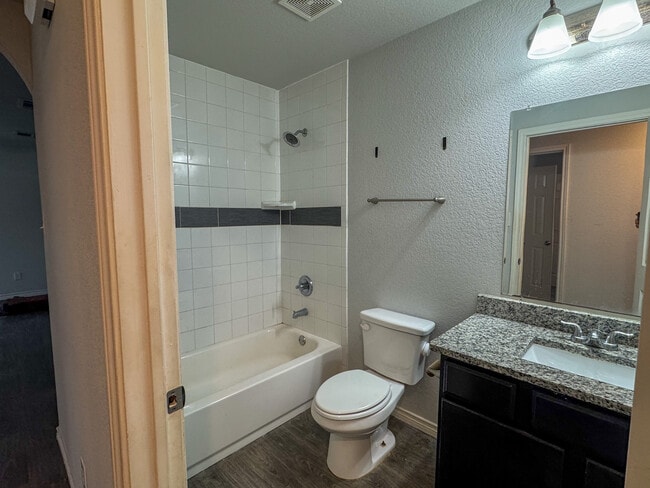 Building Photo - 3512 Eutopia St