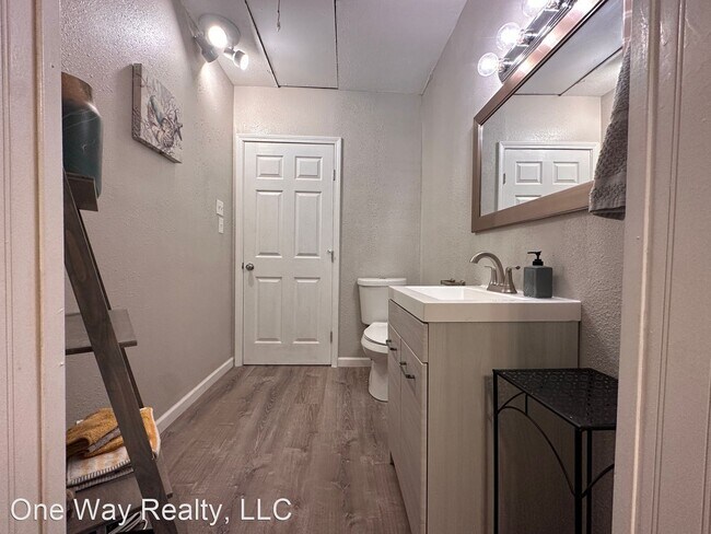 Building Photo - 3 br, 1.5 bath House - 3714 Yale Street