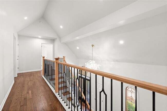 Building Photo - 459 Atlanta Country Club Dr