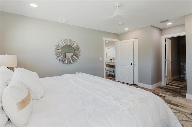 Building Photo - 411 87th Ave