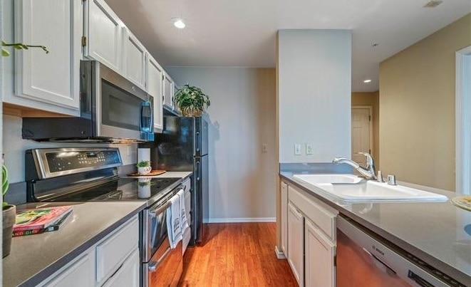 Building Photo - 3028 Western Ave