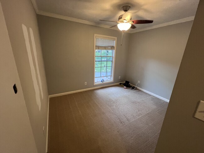 Building Photo - 3200 Seven Pines Ct
