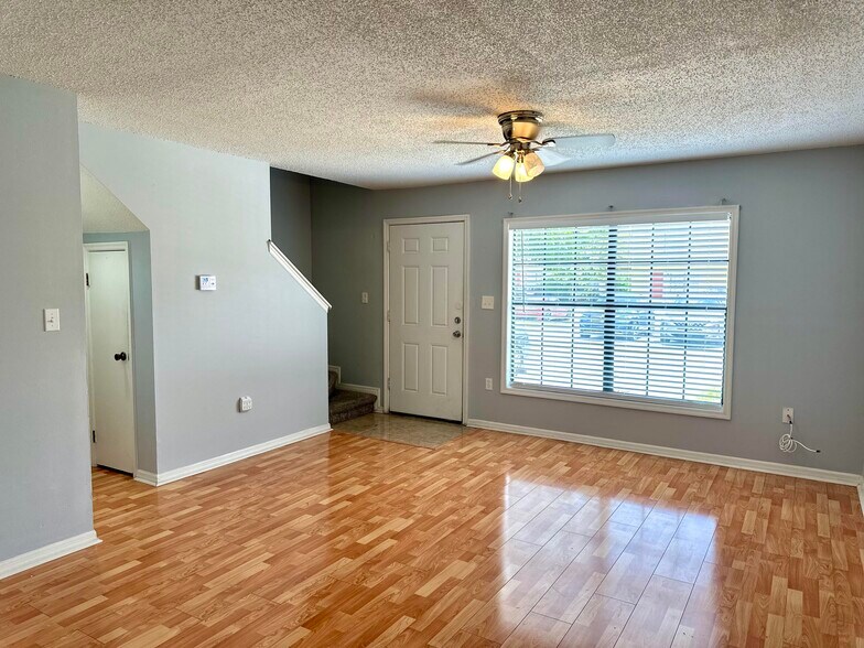 Building Photo - 7404 Woodburn Ct