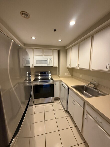 Building Photo - 535 Commonwealth Ave