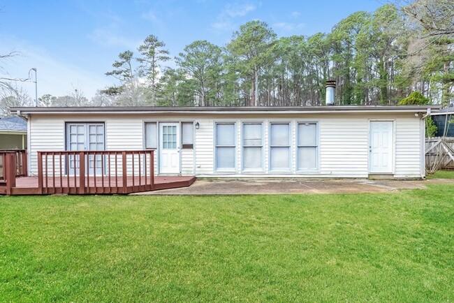 Building Photo - Versatile 3-Bedroom Home in Birmingham