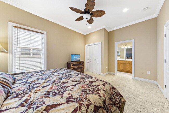 Building Photo - 1232 W Lagoon Ave