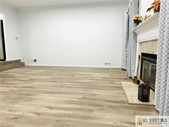 Building Photo - 16 Gerard Pl