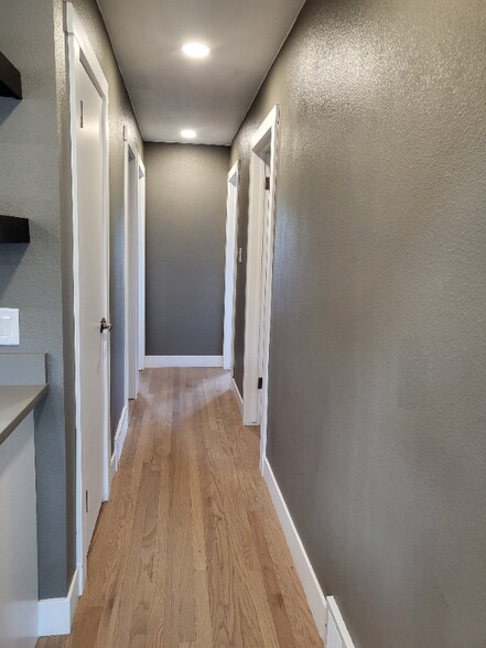 Building Photo - 1741 E 105th Pl